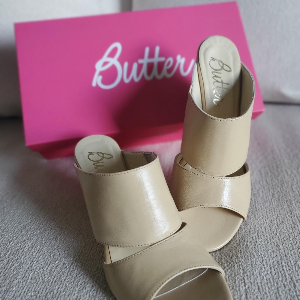 Butter italian leather nude wedge sandals